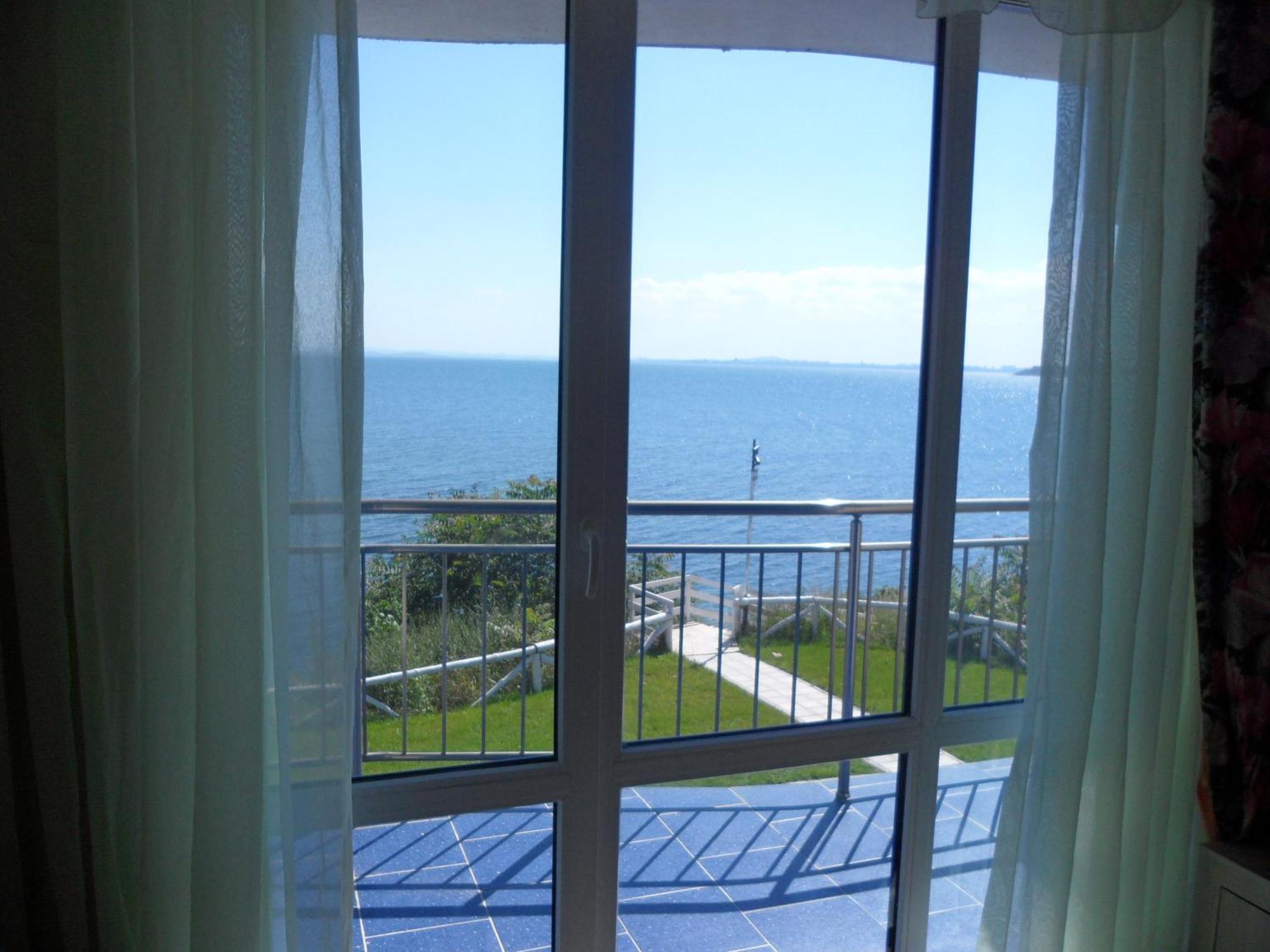 Blue Bay Palace Apart Complex Pomorie Pokoj fotografie