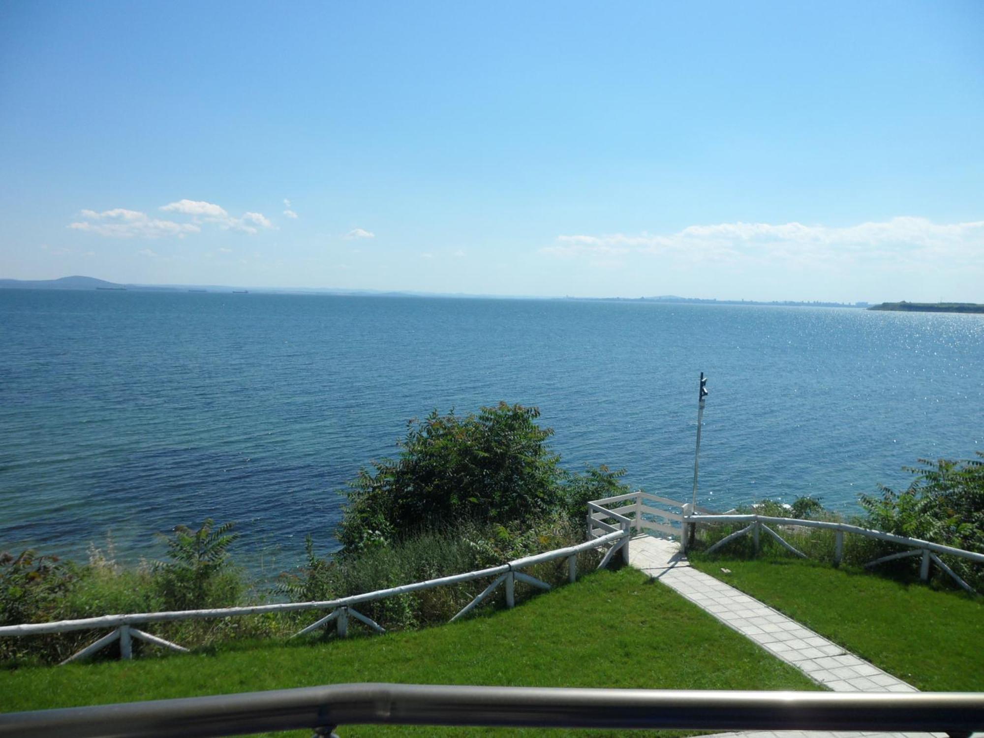 Blue Bay Palace Apart Complex Pomorie Exteriér fotografie