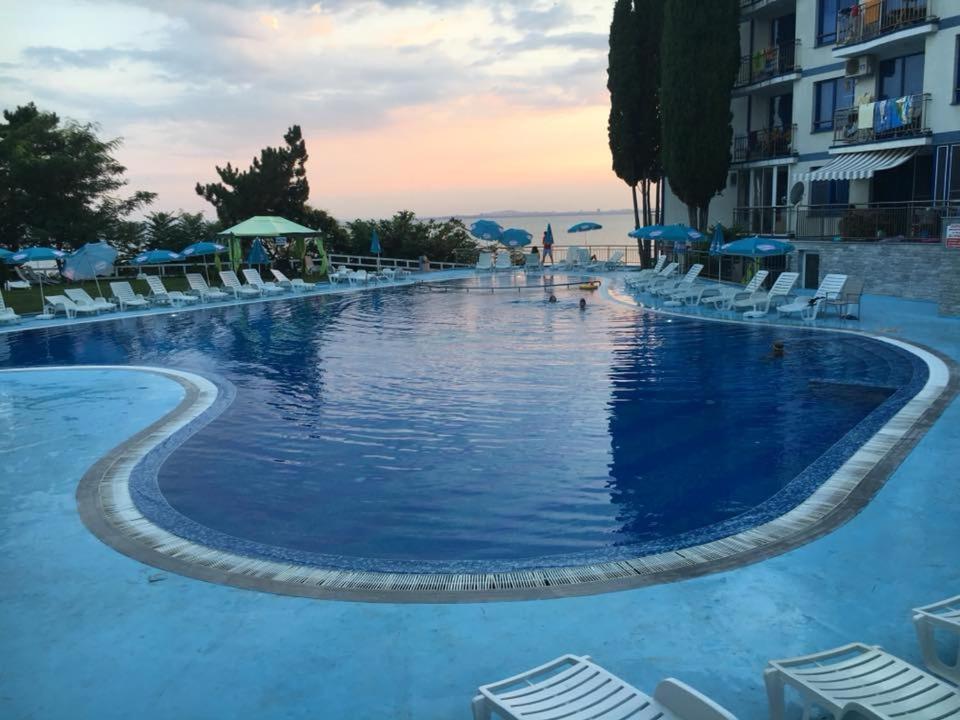 Blue Bay Palace Apart Complex Pomorie Exteriér fotografie